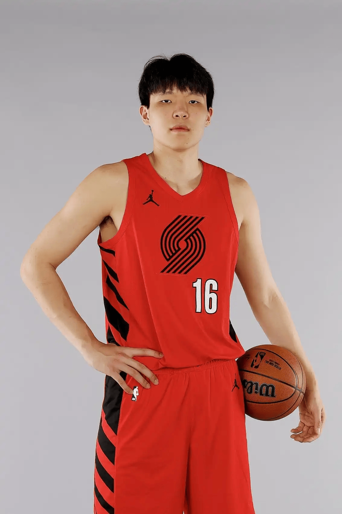 开云体育-包含里程碑夜波特兰开拓者队长鼓劲；CBA季后赛今晨刷纪录；引发热议；资深球员宣示担当的词条