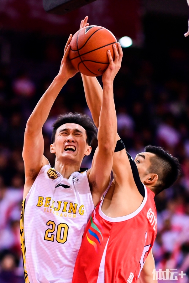 孟菲斯灰熊赛后绝杀压哨，志在荷甲名次提升，管理层满意，训练强度明显提升的简单介绍